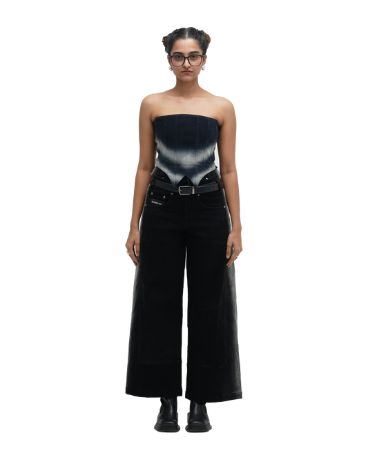 BLEACHED CORSET WITH BLEACHED JEANS