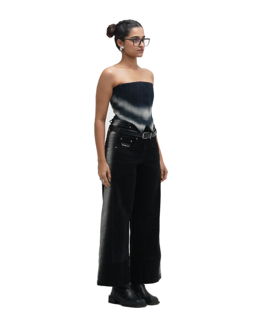 BLEACHED CORSET WITH BLEACHED JEANS