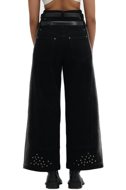 BLEACHED CORSET WITH BLEACHED JEANS